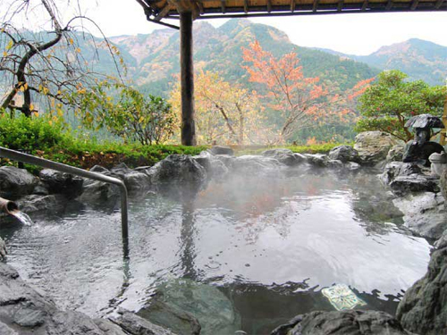ケーブルカーで上って楽しむ天空風呂「新祖谷温泉　ホテルかずら橋」（徳島・新祖谷温泉）